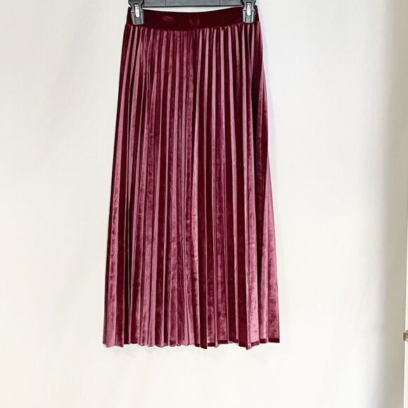 🟢Aphrodite Story Long Maroon/plumb Pleated Velvet Skirt Size 1 - Picture 2 of 5